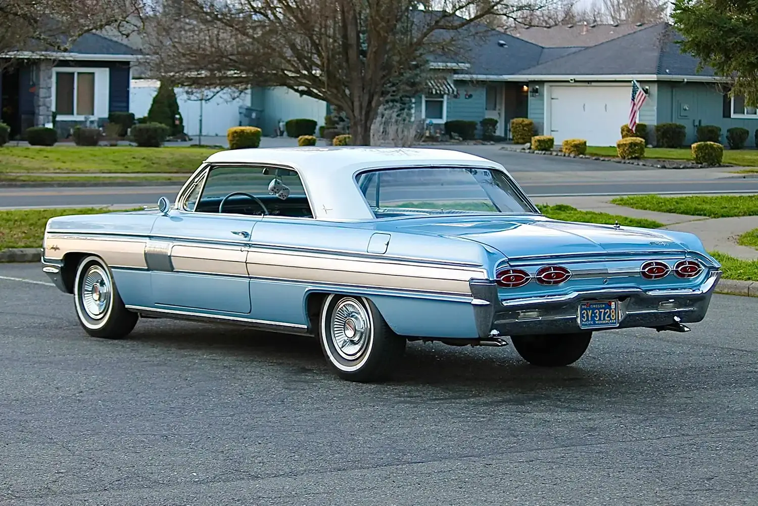 1962 Oldsmobile Starfire Coupe