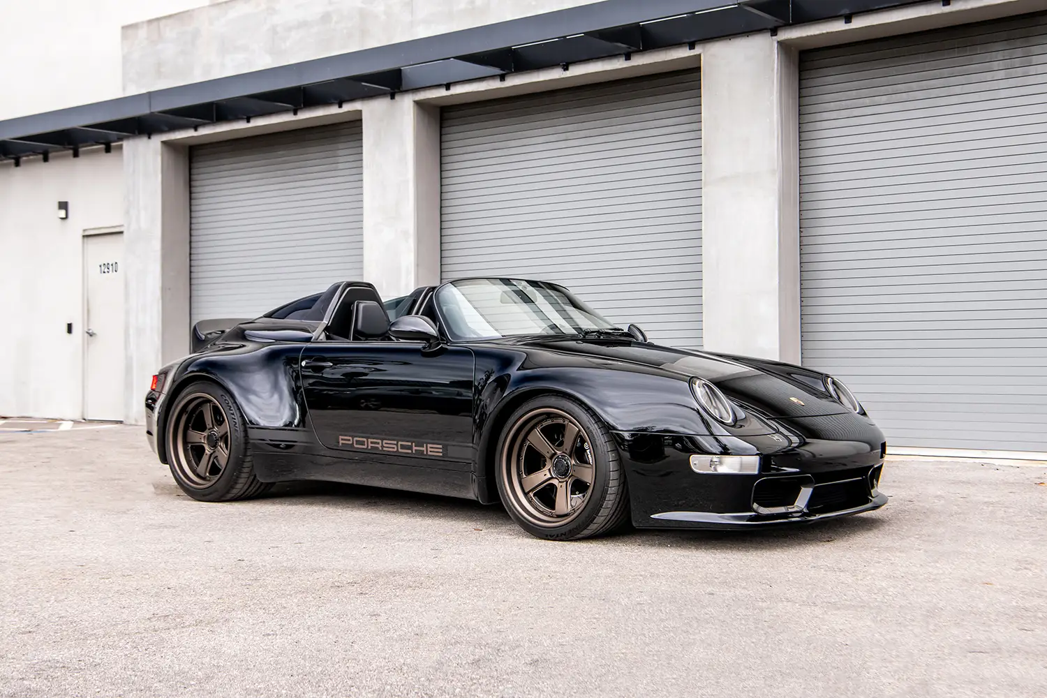 1995 Porsche 911 Speedster Remastered by Gunther Werks