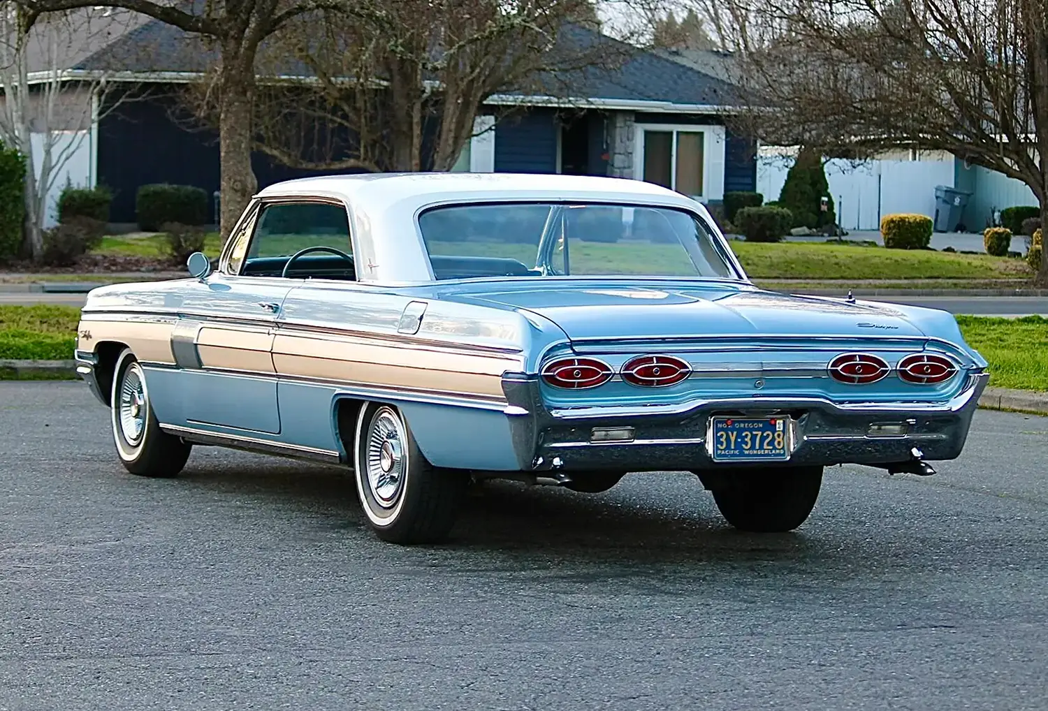 1962 Oldsmobile Starfire Coupe