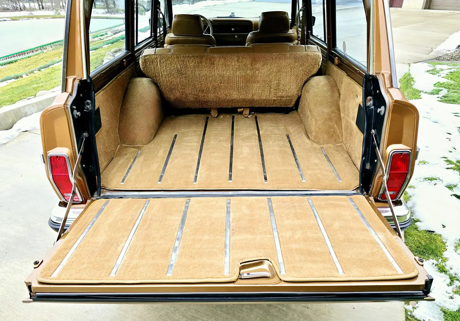 1986 Jeep Grand Wagoneer