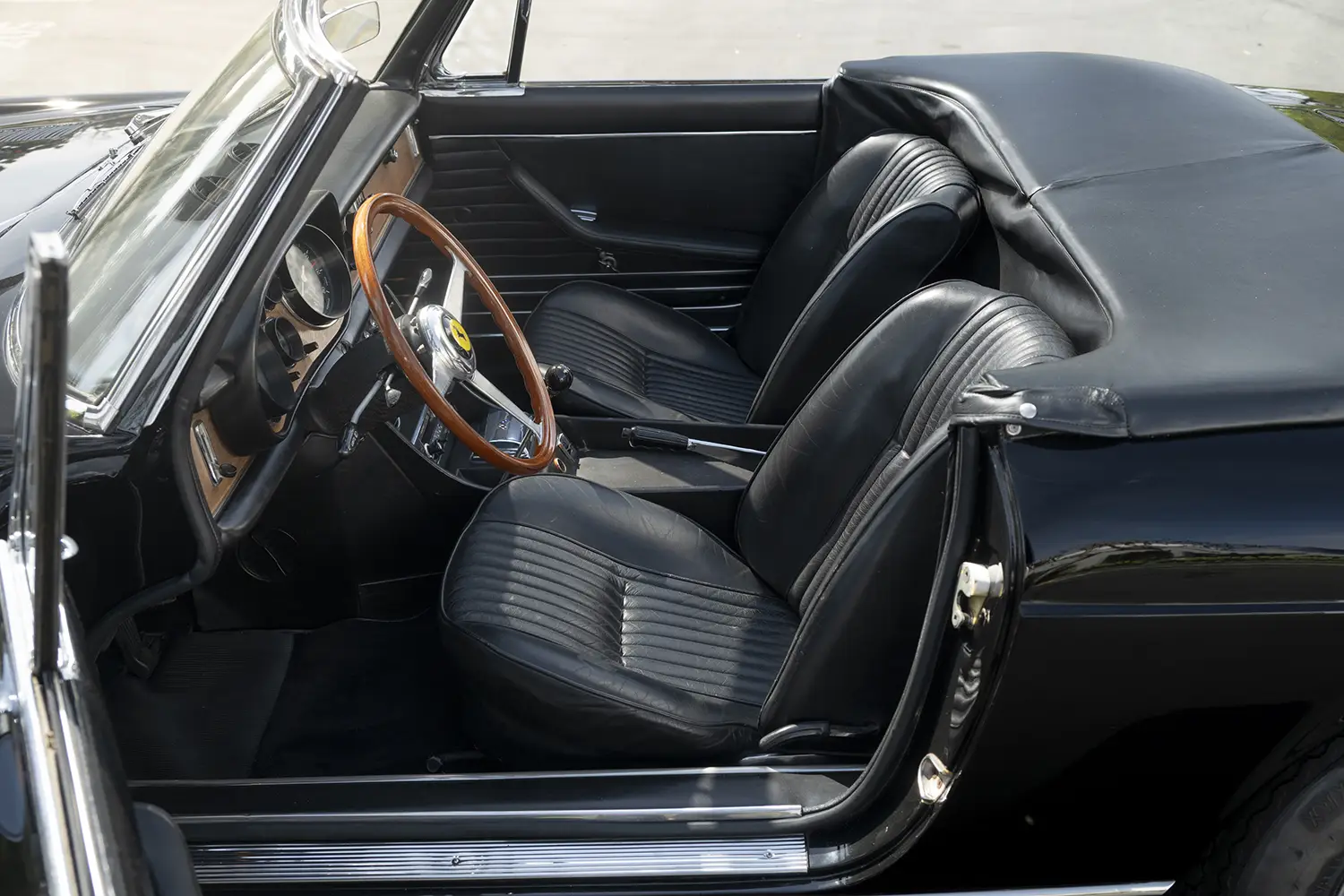 1969 Ferrari 365 GTS by Pininfarina