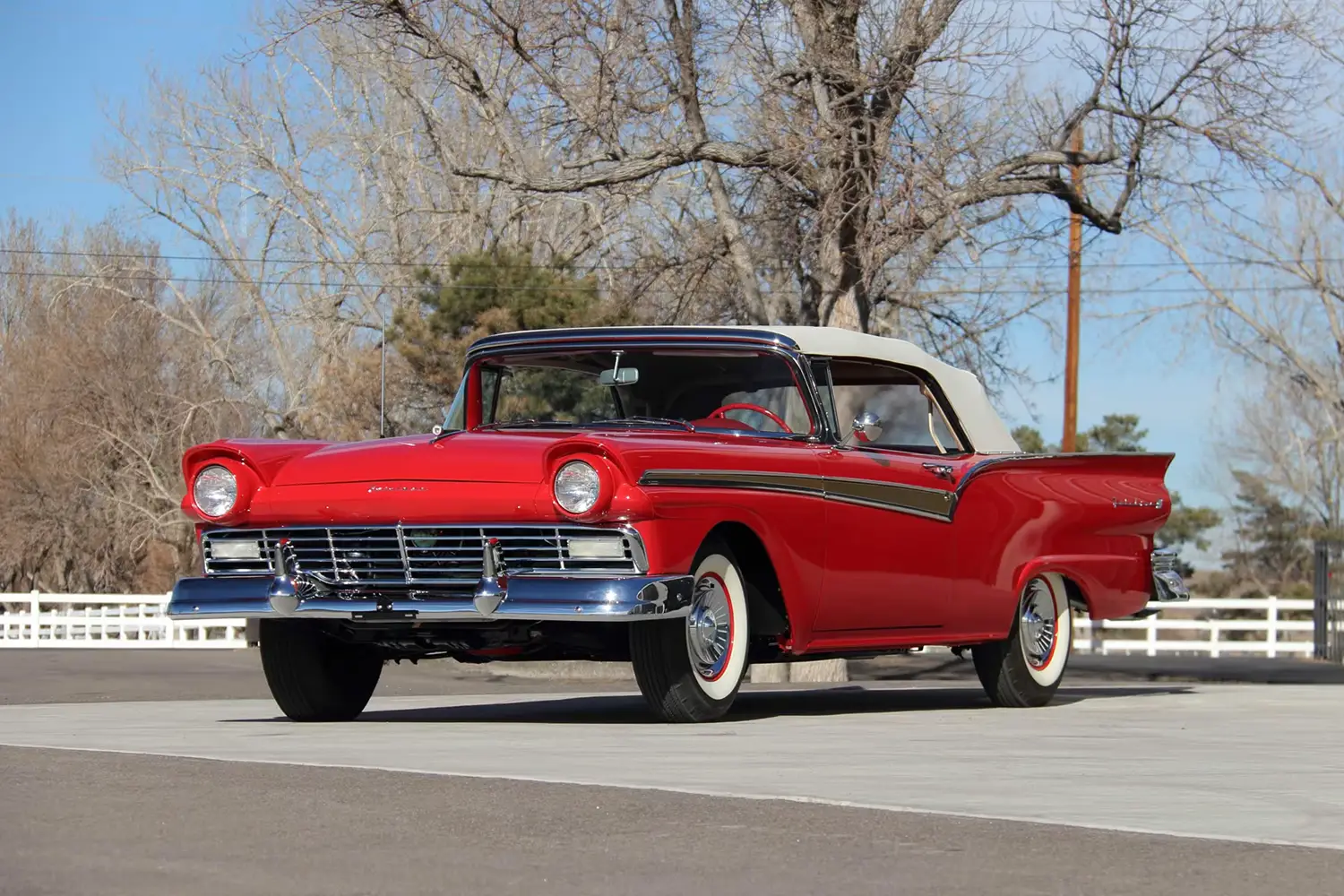 1957 Ford Fairlane 500 Sunliner