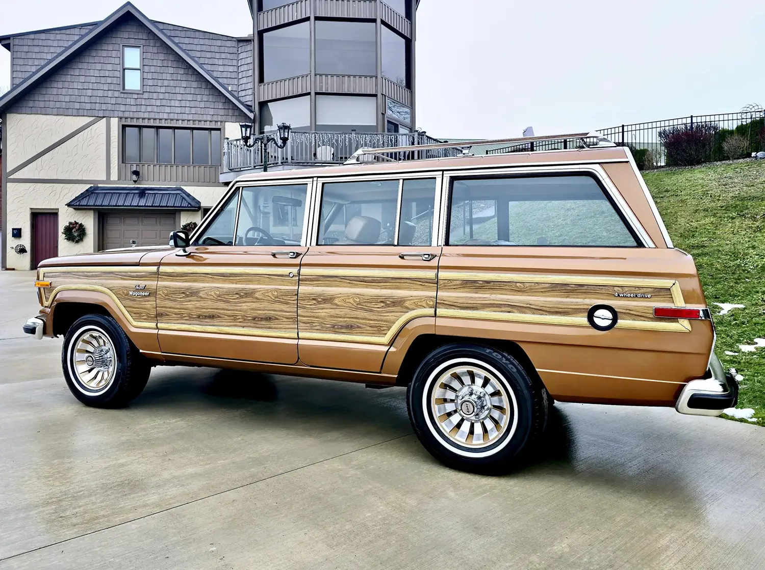 1986 Jeep Grand Wagoneer