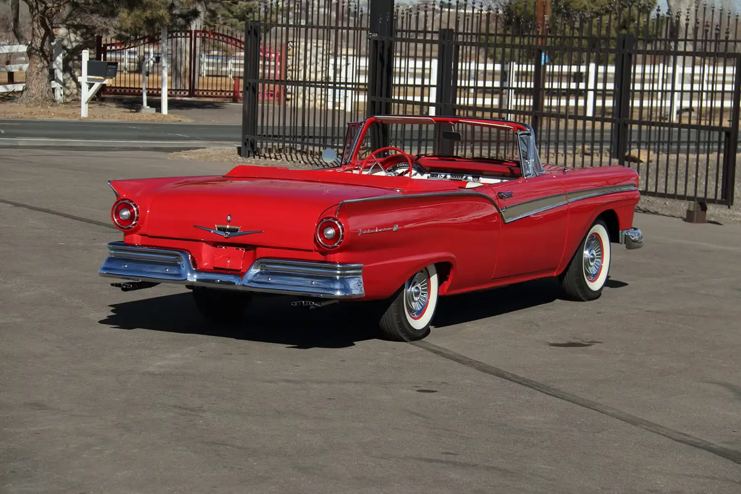 1957 Ford Fairlane 500 Sunliner