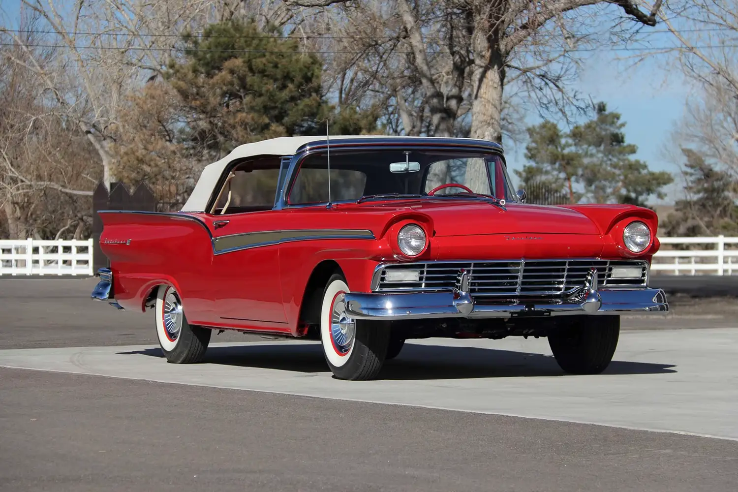 1957 Ford Fairlane 500 Sunliner