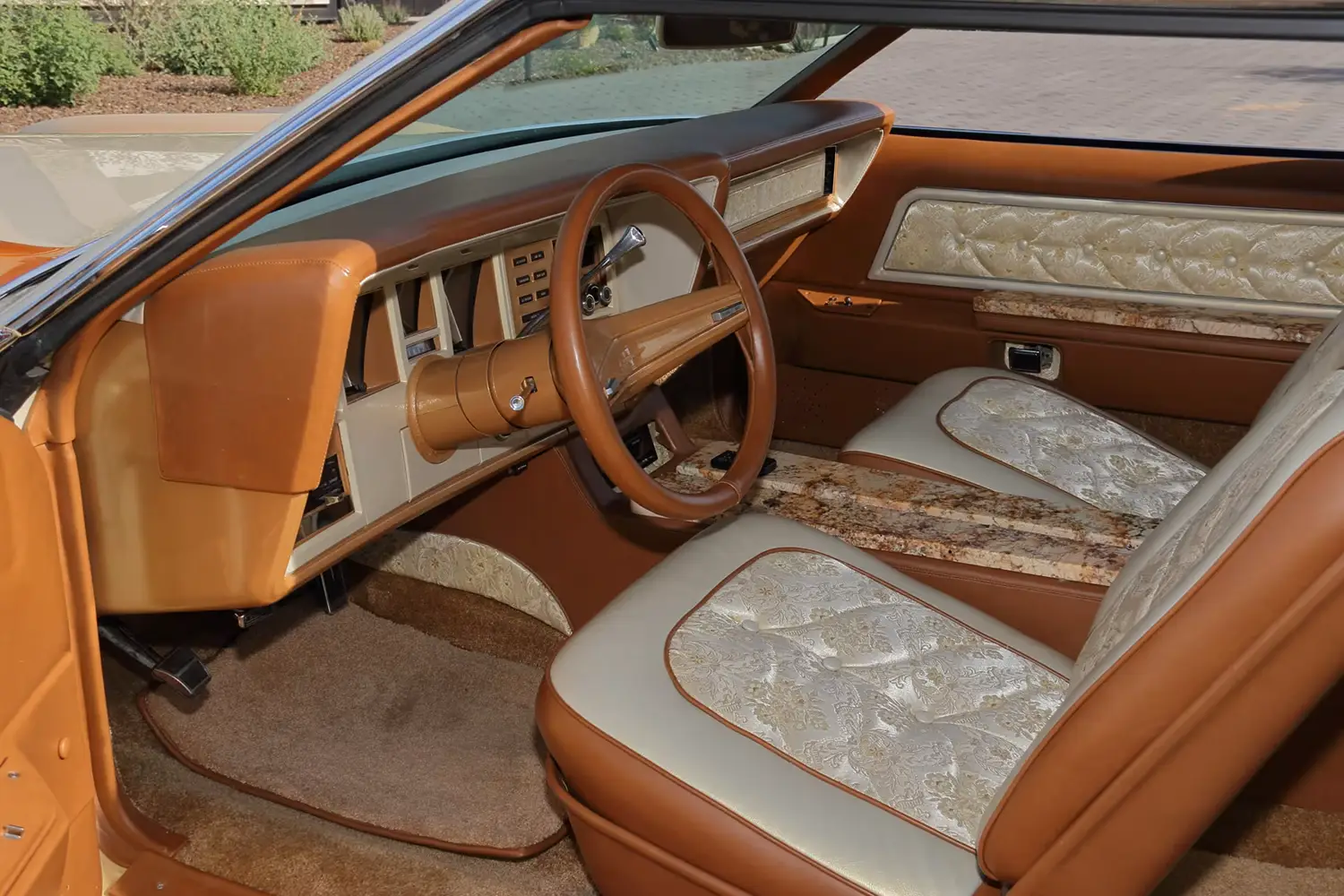 1973 Lincoln Continental Mark IV Bugazzi