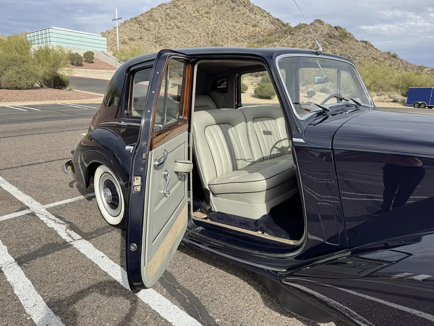 1954 Rolls-Royce Silver Dawn