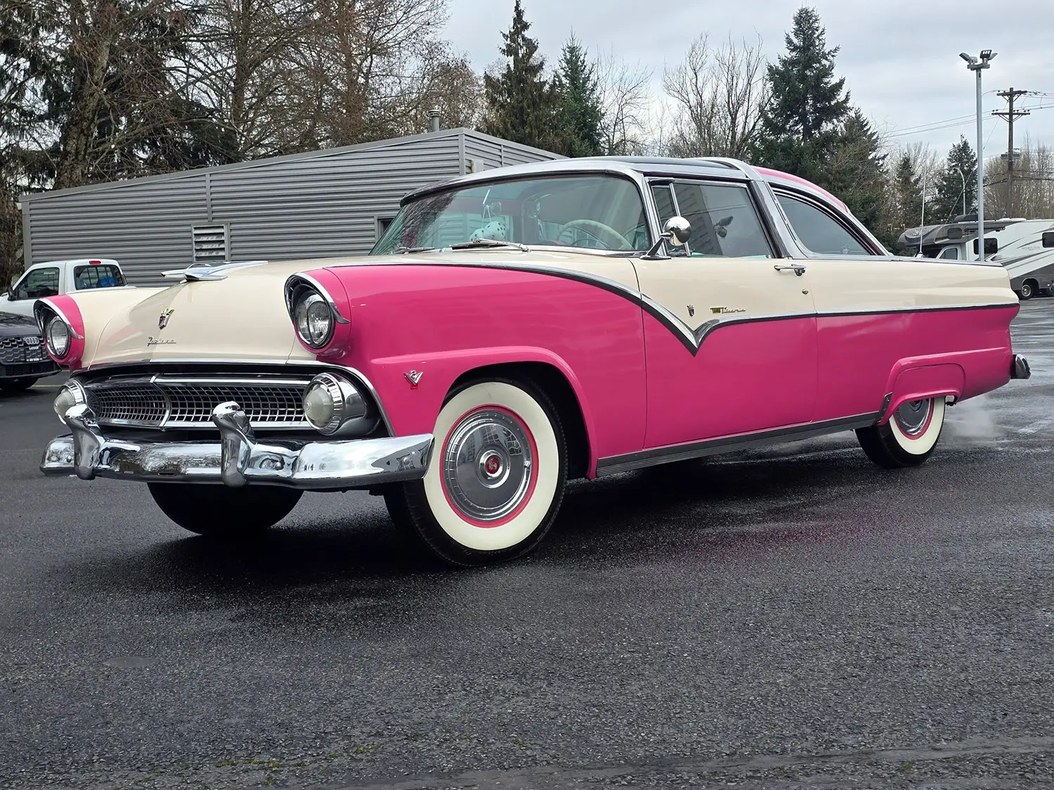 1955 Ford Fairlane Crown Victoria Skyliner