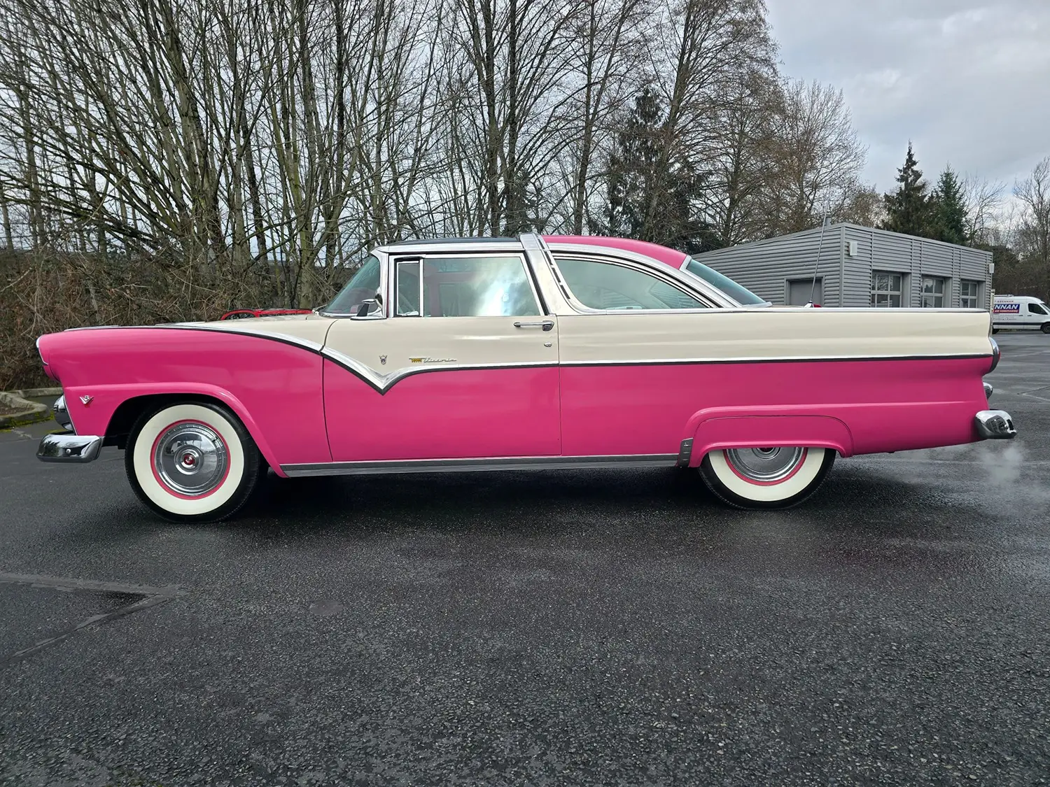 1955 Ford Fairlane Crown Victoria Skyliner