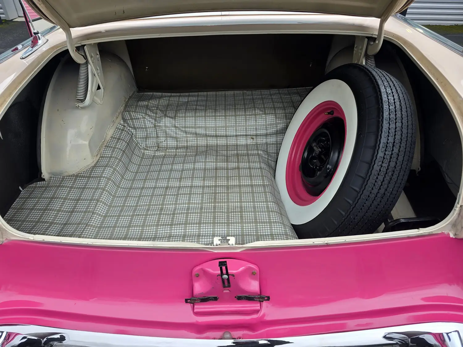 1955 Ford Fairlane Crown Victoria Skyliner