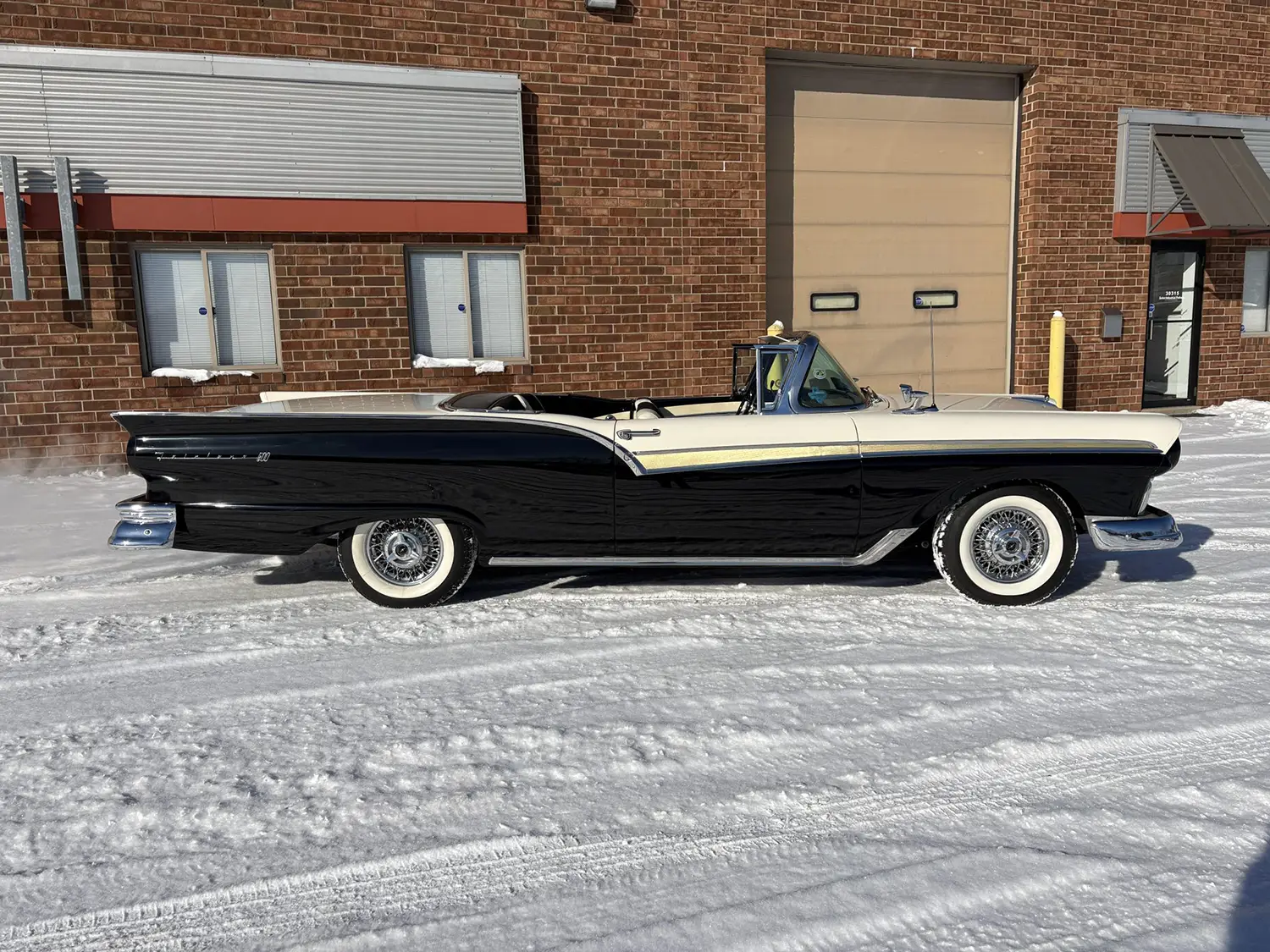 1957 Ford Fairlane 500 Skyliner 1957 Ford Fairlane 500 Skyliner