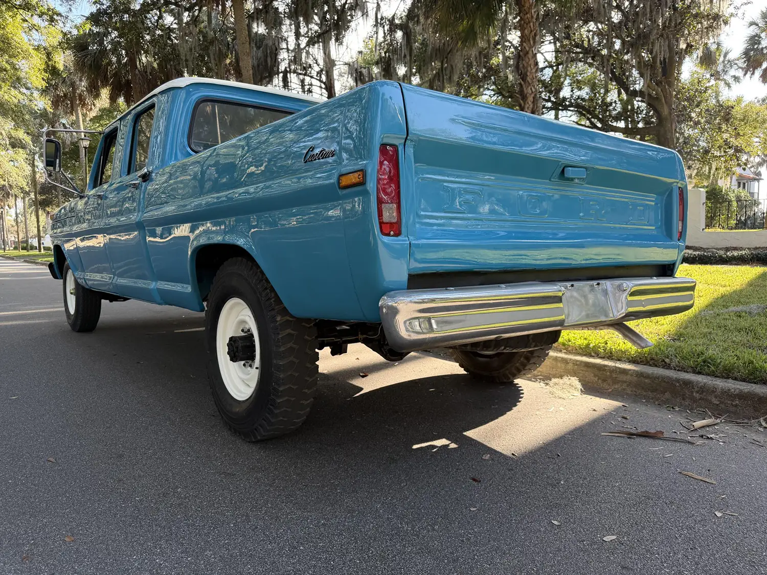 1970 Ford F-250 Custom Crew Cab