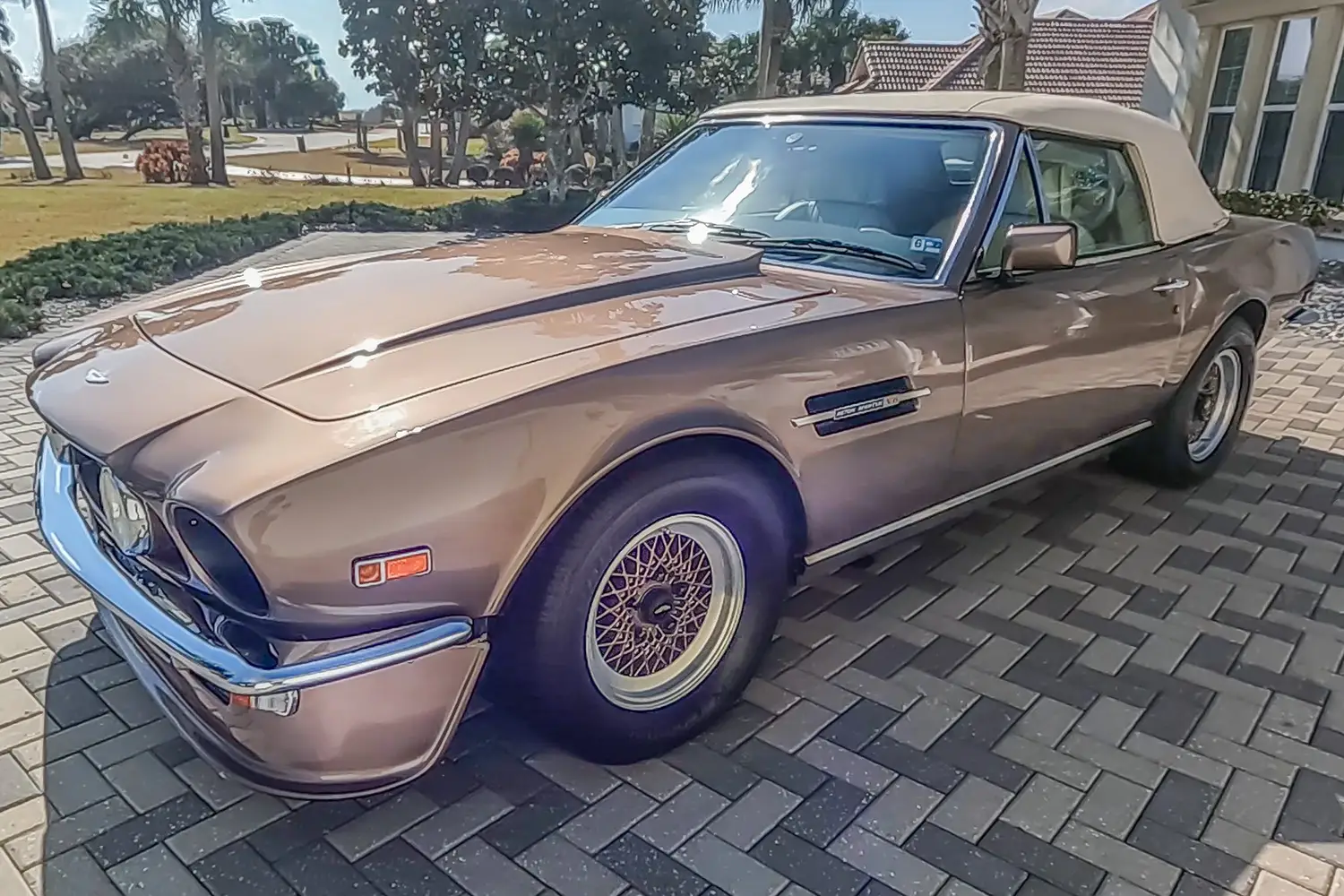 1989 Aston Martin V8 Volante