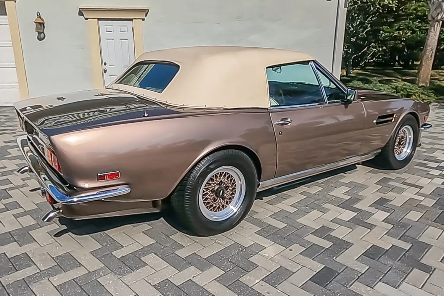 1989 Aston Martin V8 Volante