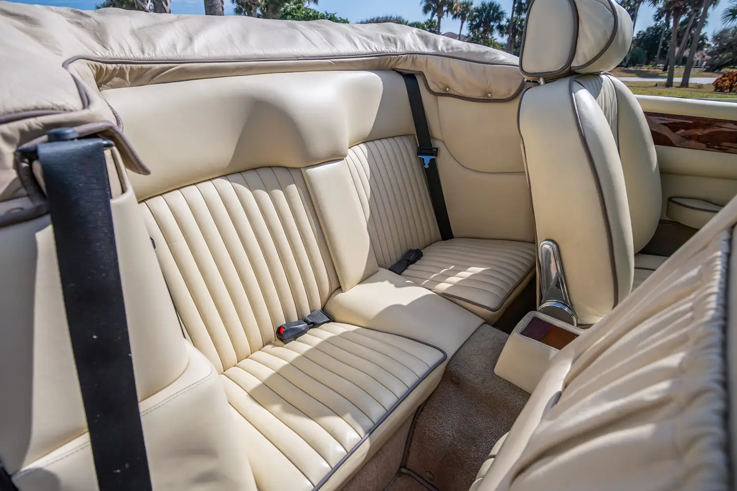 1989 Aston Martin V8 Volante