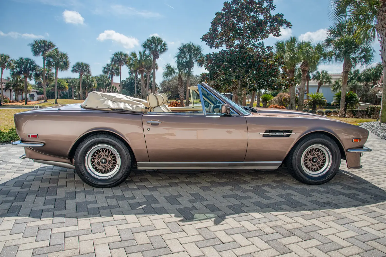 1989 Aston Martin V8 Volante