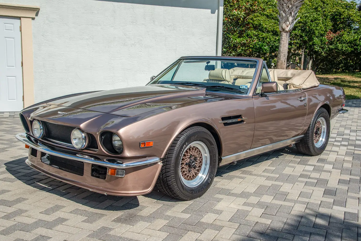 1989 Aston Martin V8 Volante