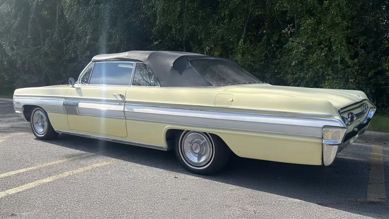 1962 Oldsmobile Starfire Convertible