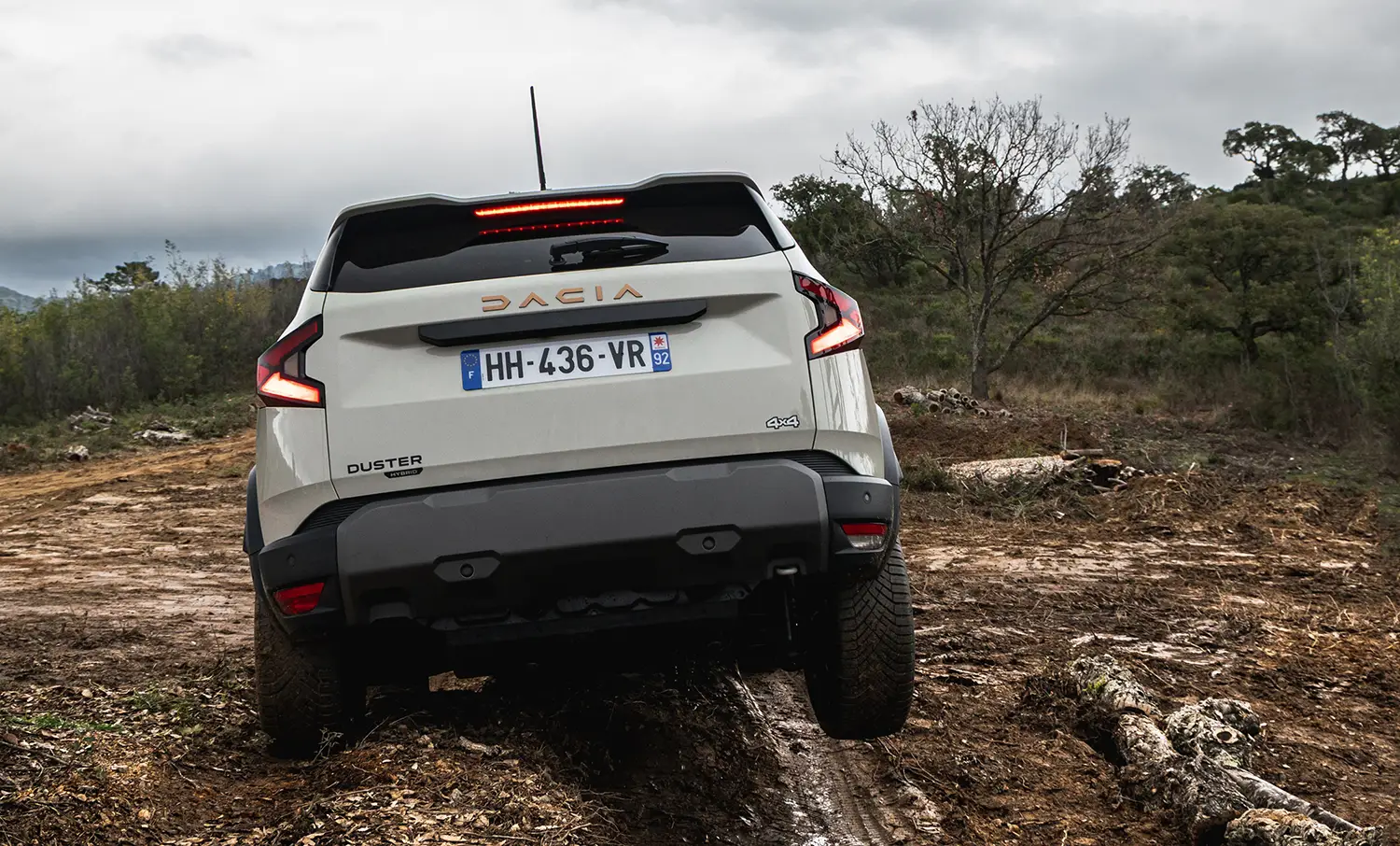 Dacia Duster and Bigster Hybrid 150 4x4