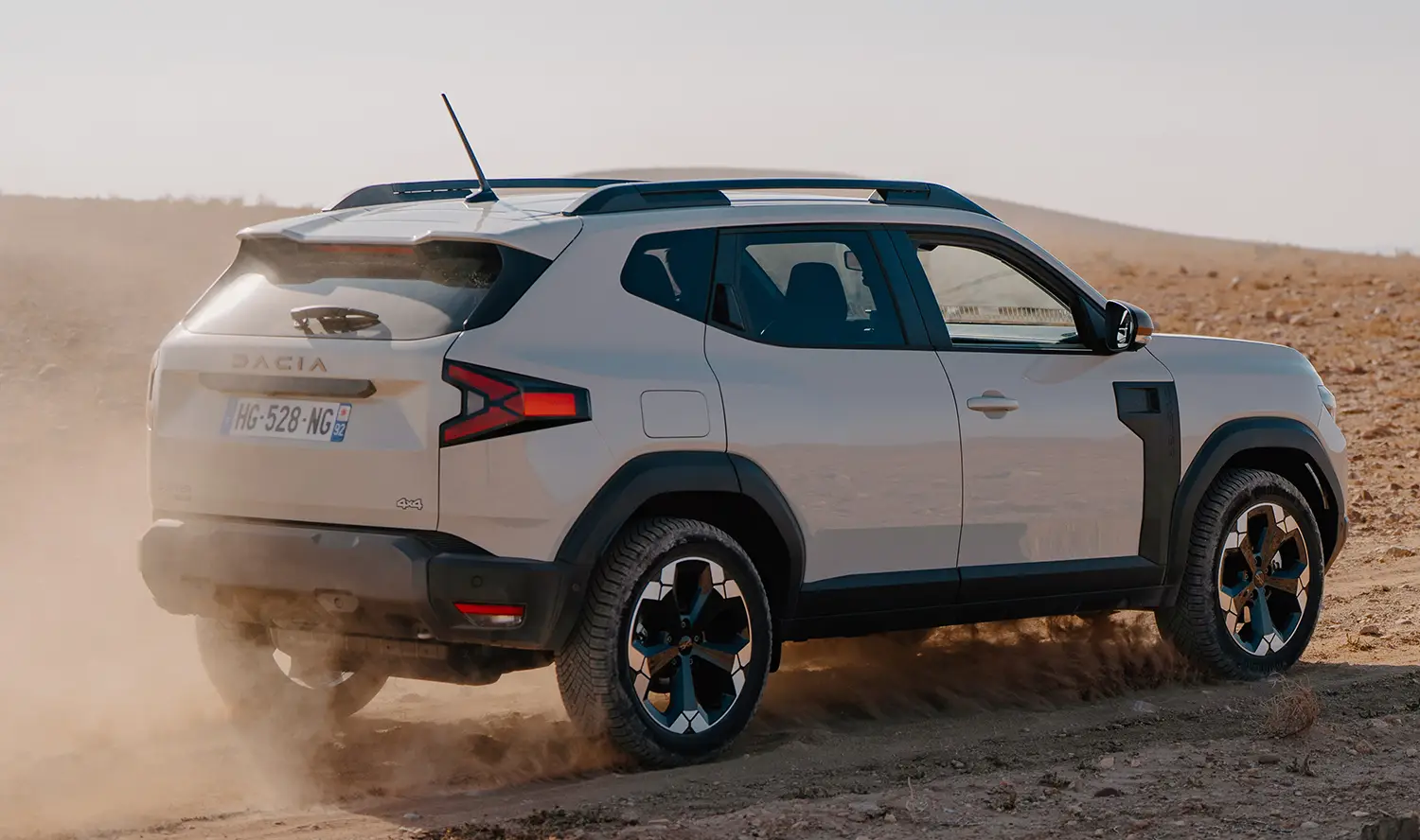 Dacia Duster and Bigster Hybrid 150 4x4