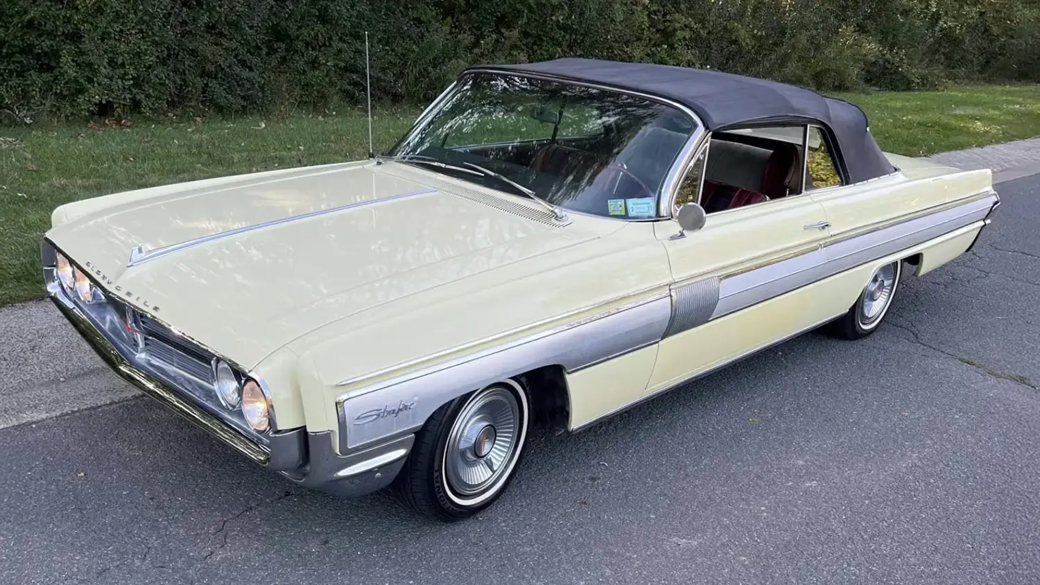 1962 Oldsmobile Starfire Convertible