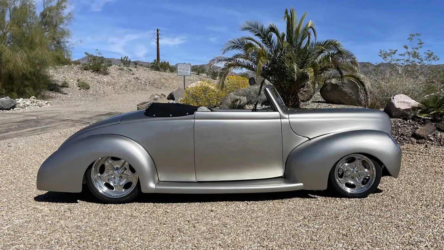 1939 Ford Deluxe Convertible