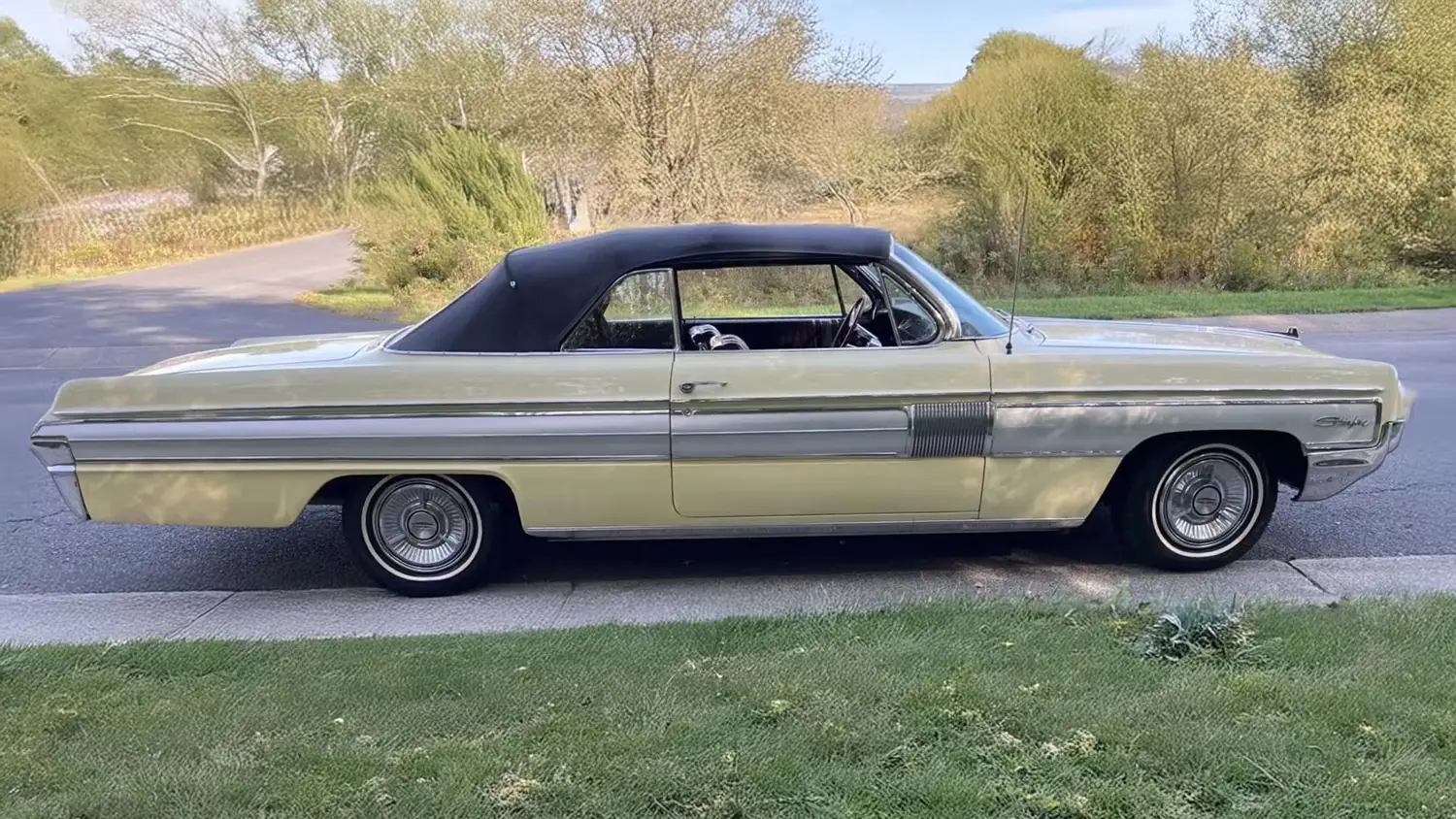 1962 Oldsmobile Starfire Convertible