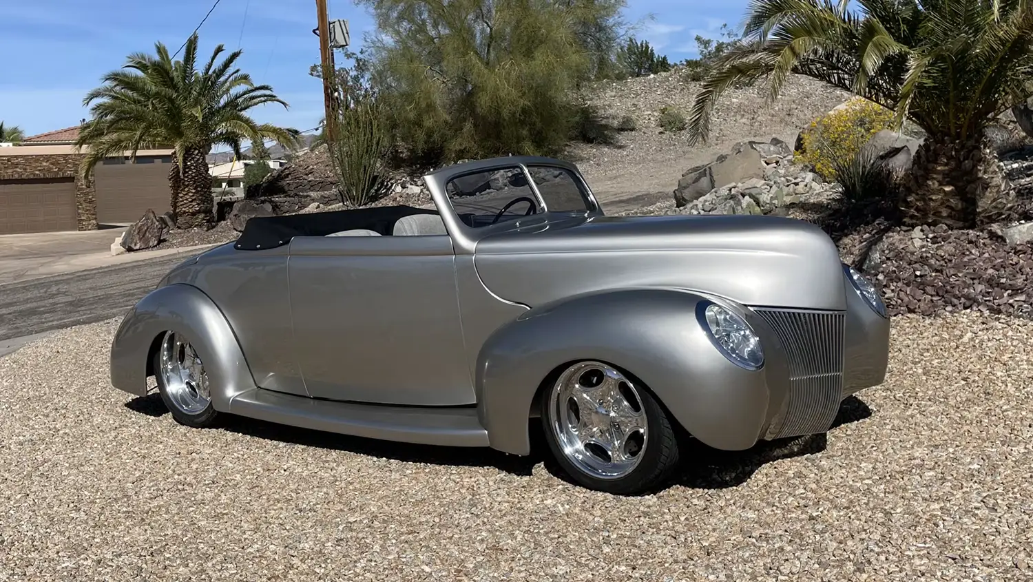 1939 Ford Deluxe Convertible