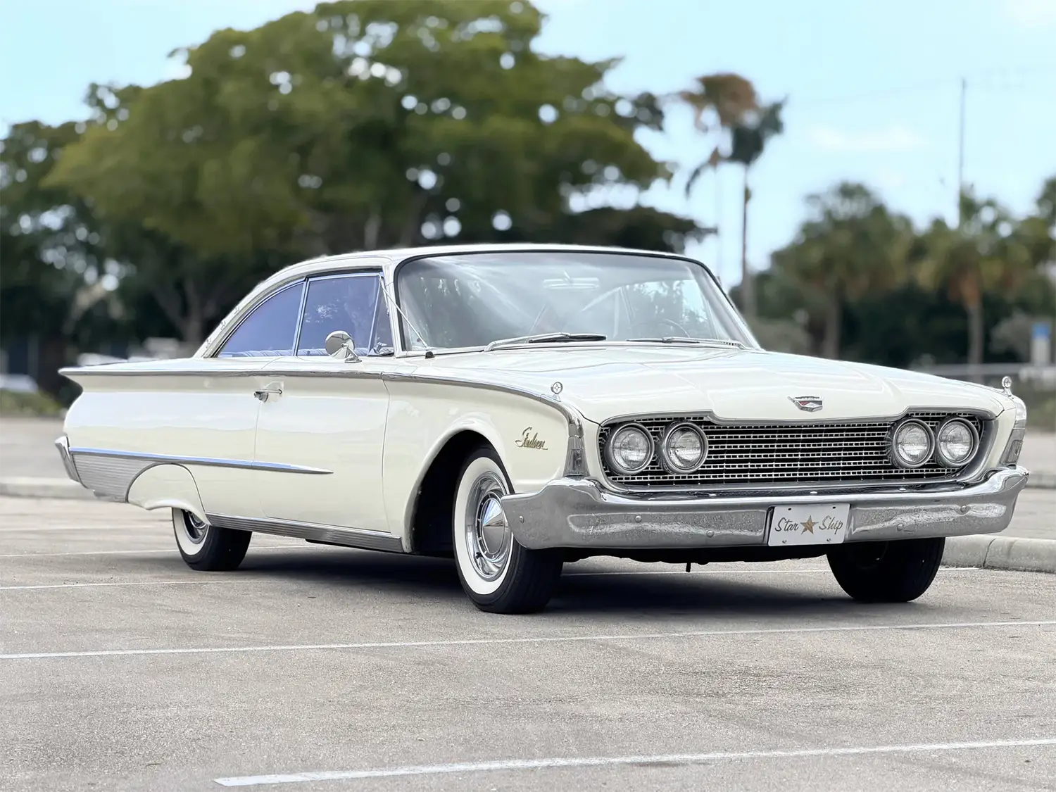 1960 Ford Galaxie Starliner