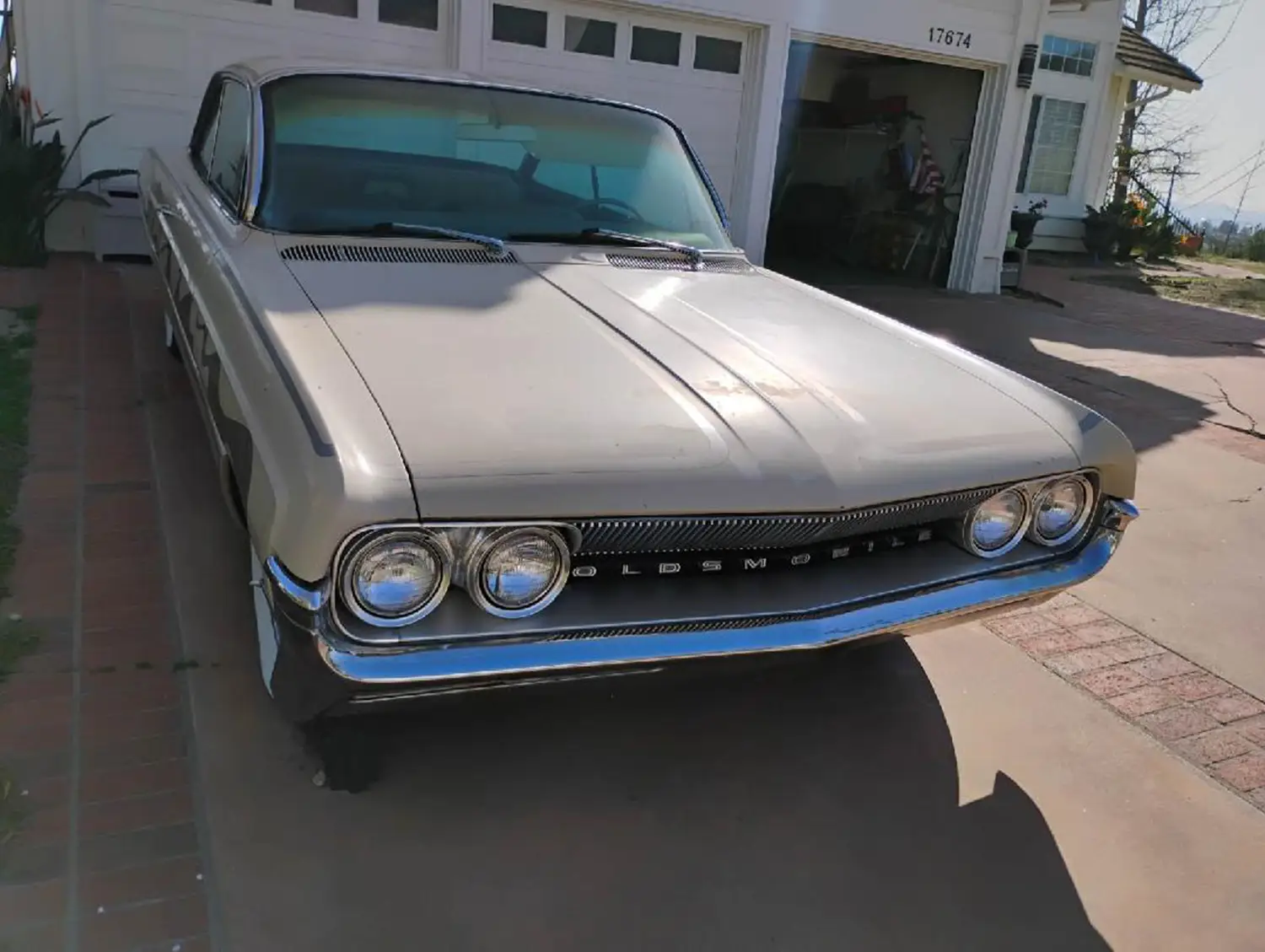 1961 Oldsmobile Dynamic 88 Holiday