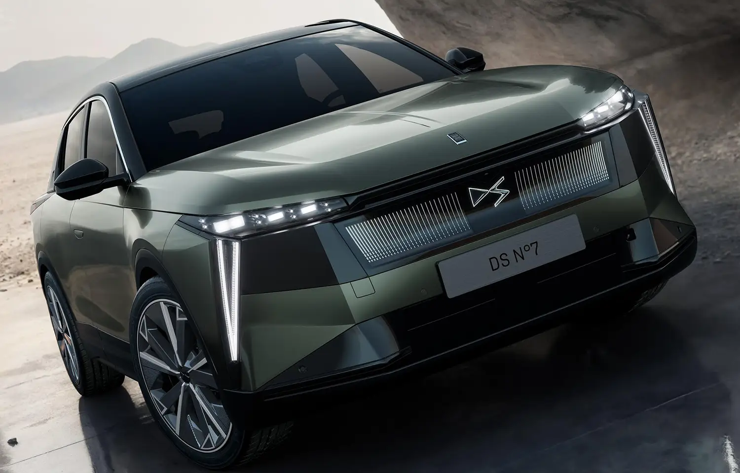 2027 DS No7
