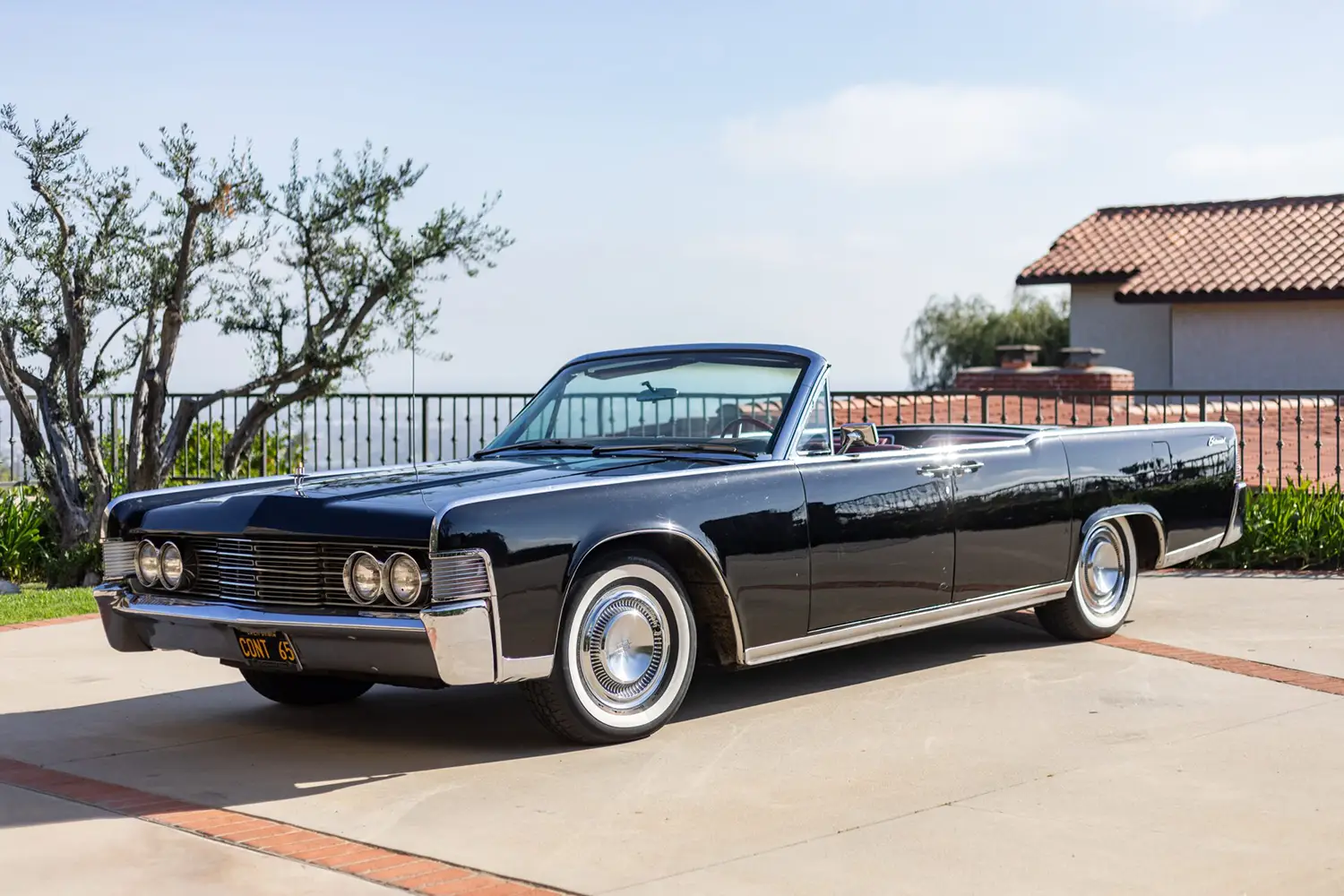 1965 Lincoln Continental convertible
