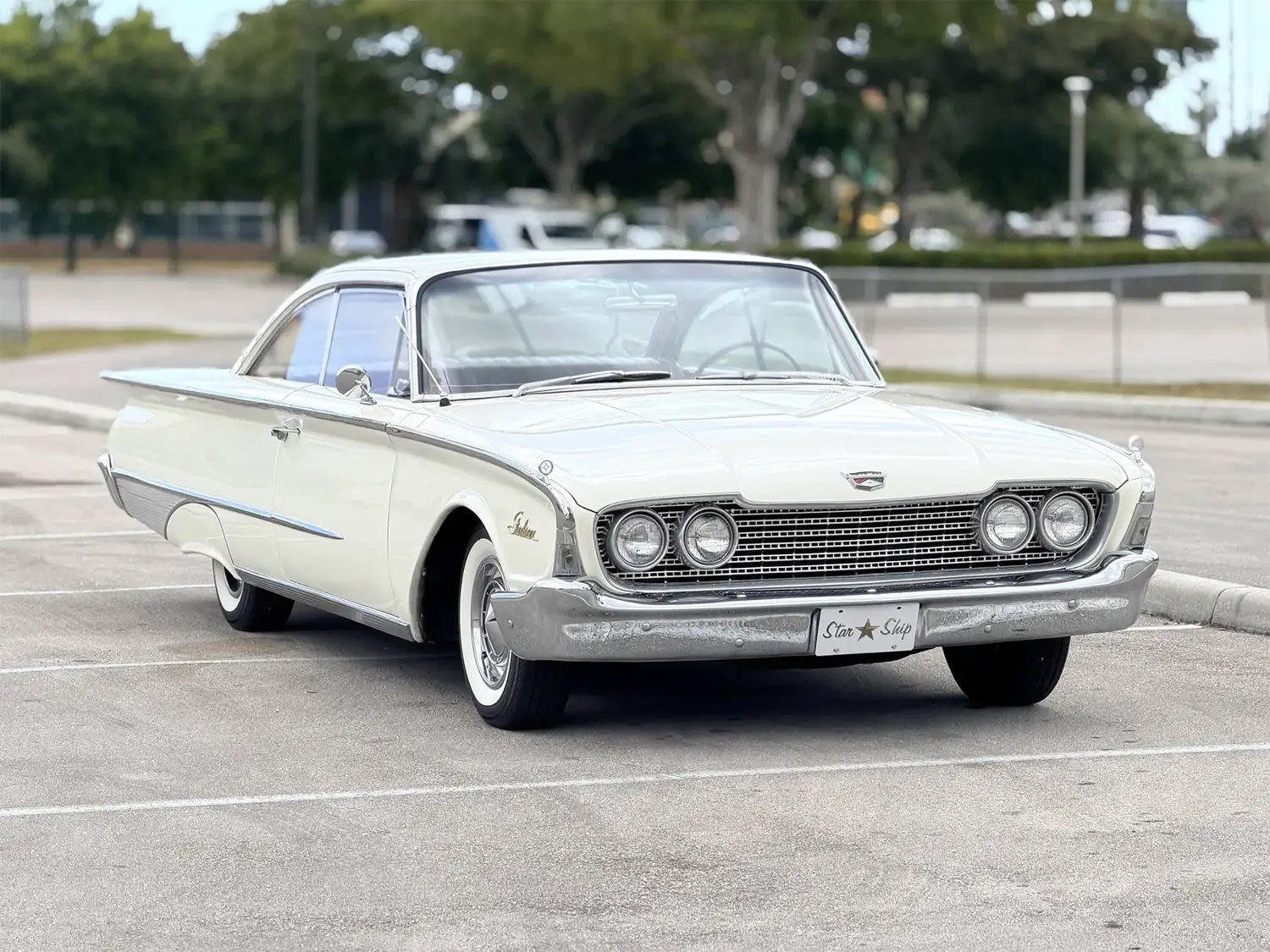 1960 Ford Galaxie Starliner