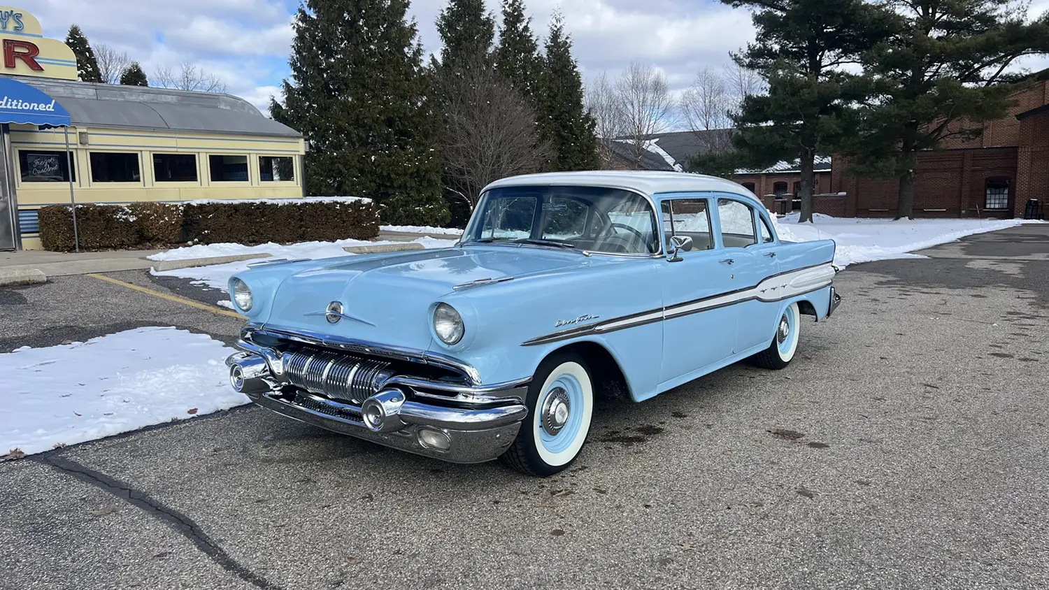 1957 Pontiac Chieftain