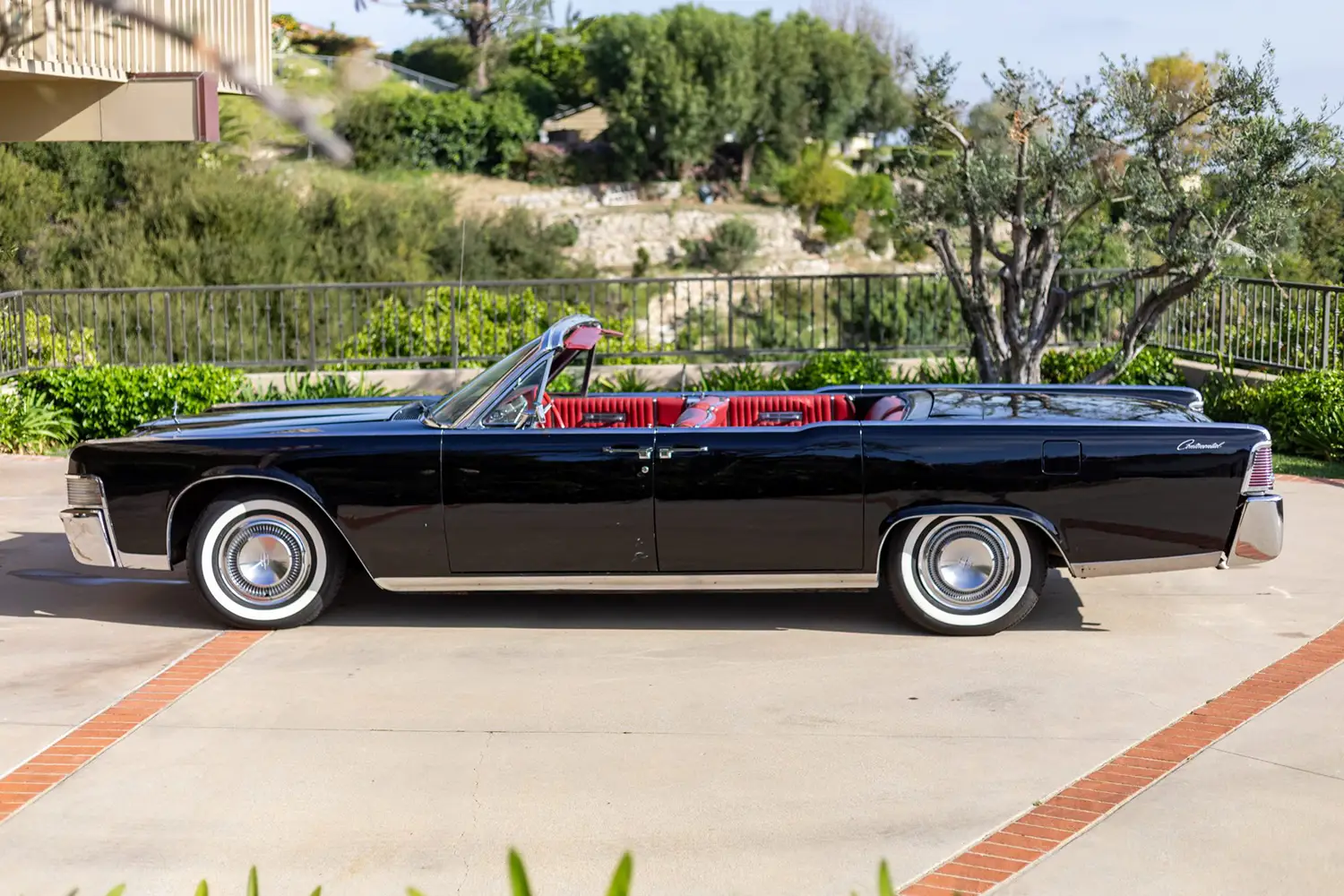 1965 Lincoln Continental convertible
