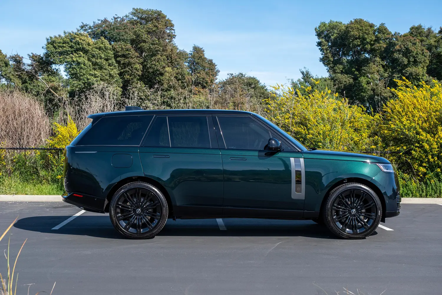 2025 Range Rover P615 SV