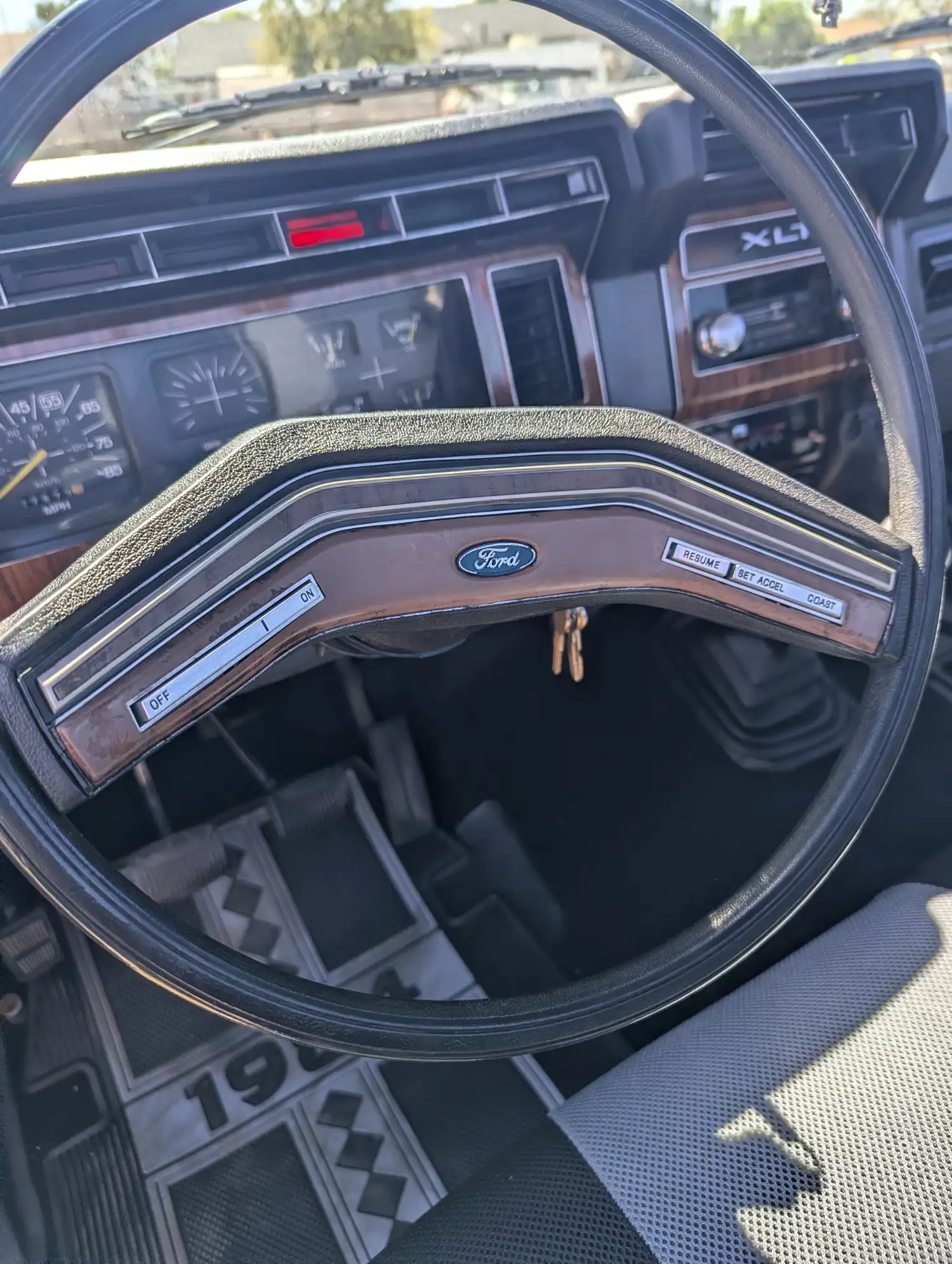 1984 Ford F-250 XLT Dually