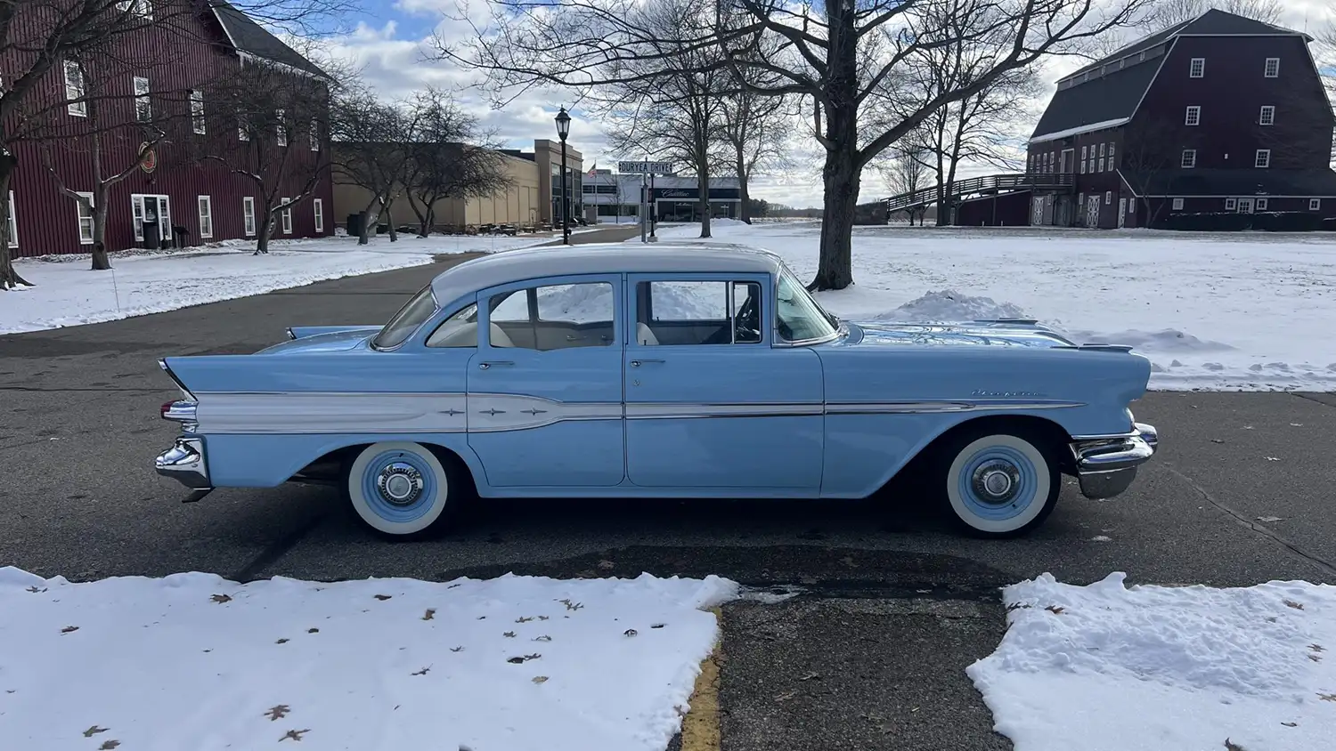 1957 Pontiac Chieftain