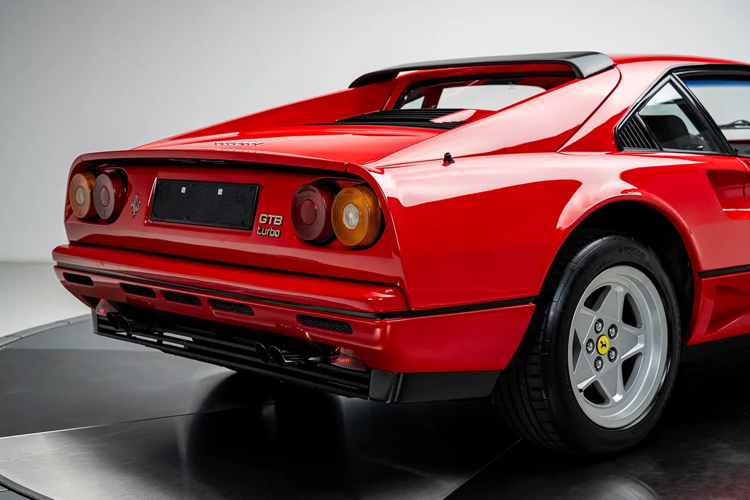 1987 Ferrari GTB Turbo