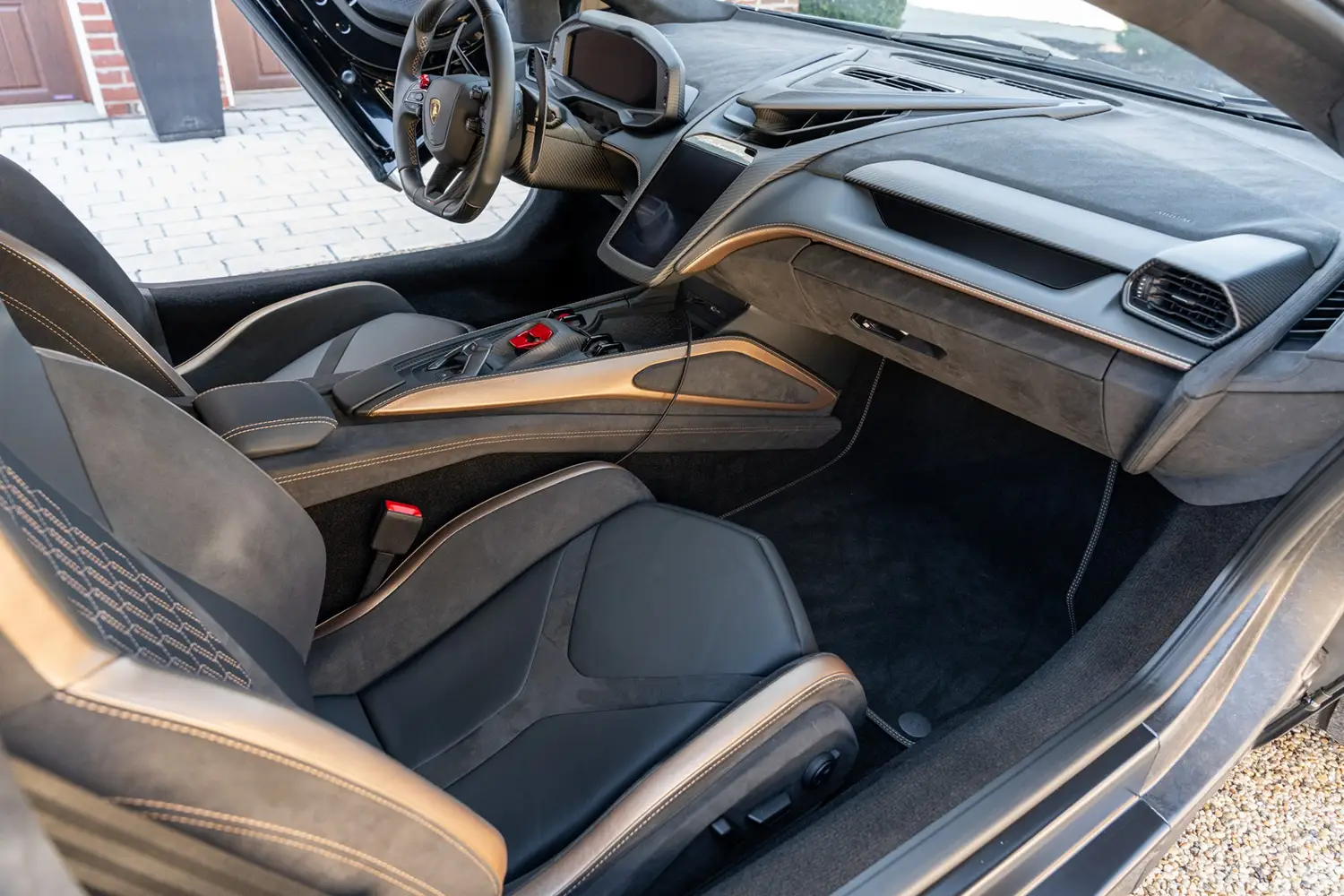 2024 Lamborghini Revuelto