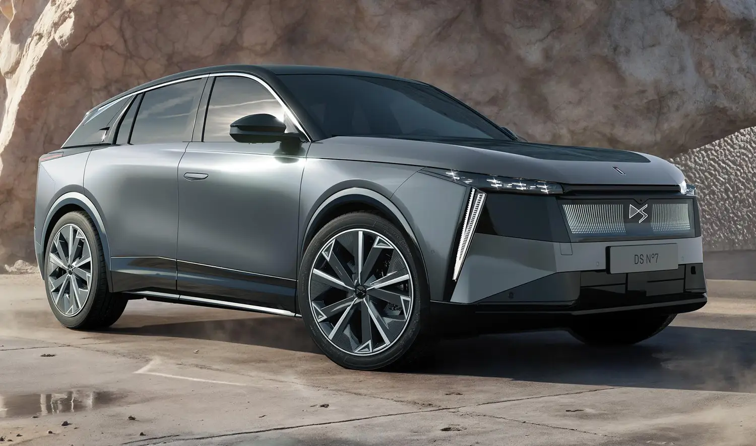 2027 DS No7