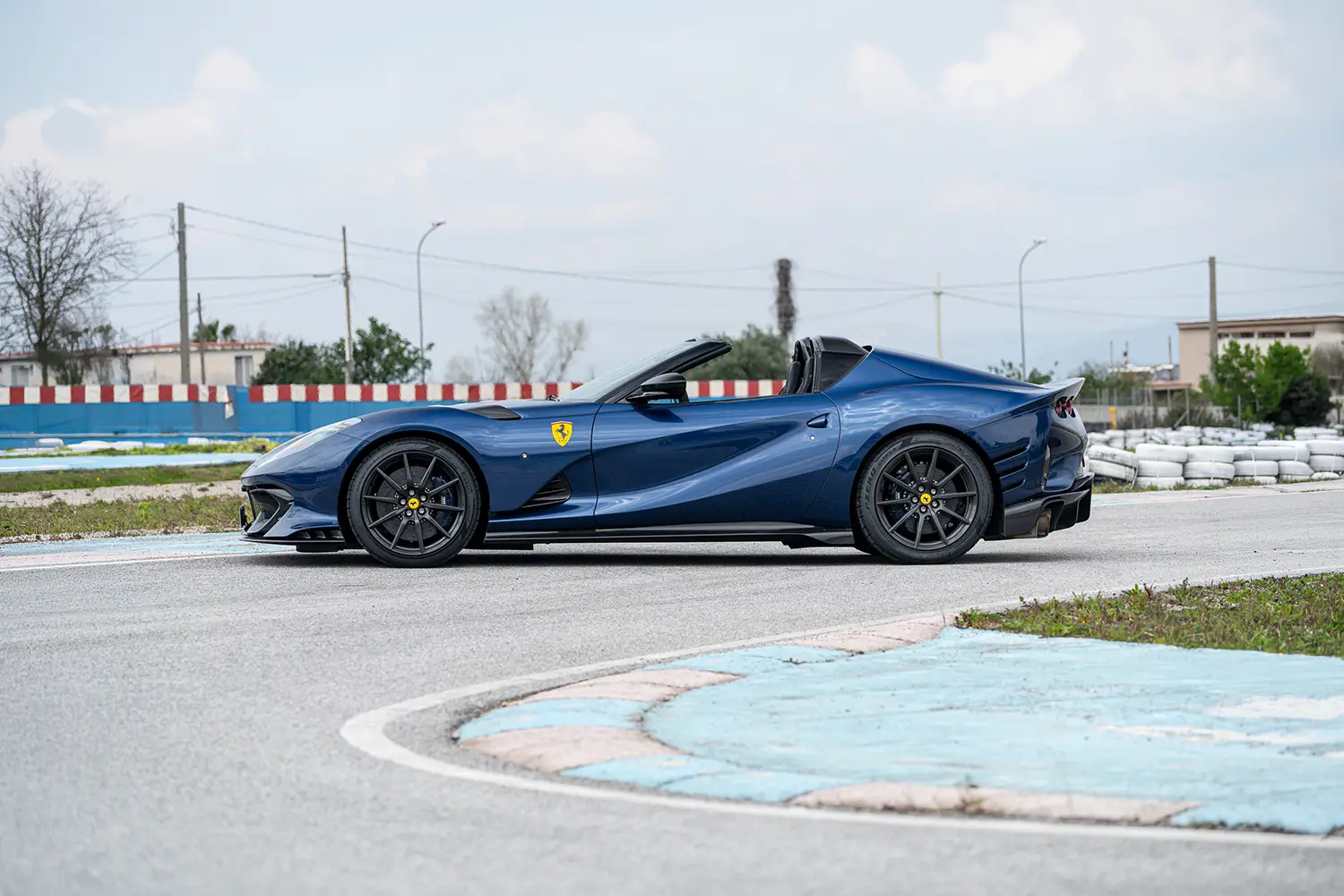 2024 Ferrari 812 Competizione A 2024 Ferrari 812 Competizione A