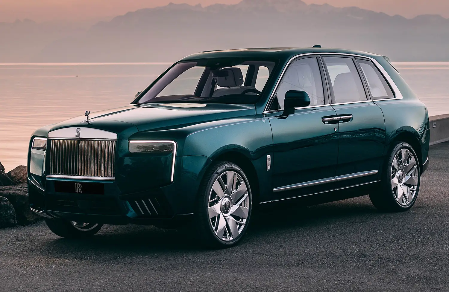 Rolls-Royce Cullinan Yachting