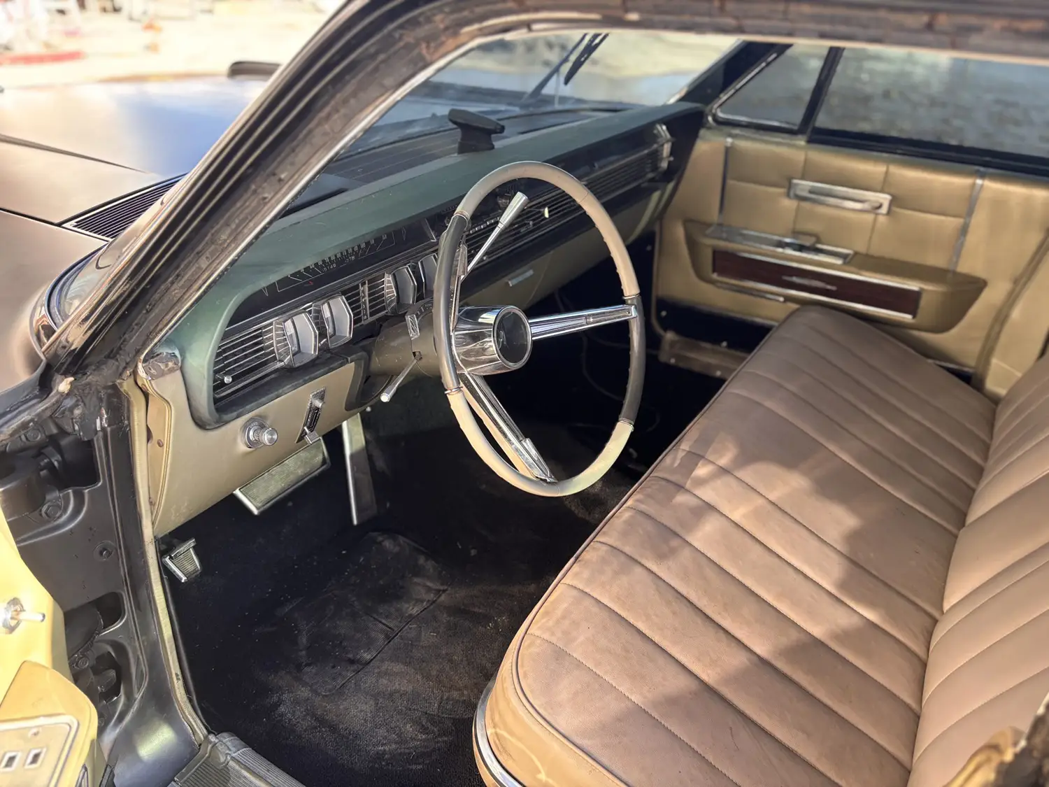 1965 Lincoln Continental sedan