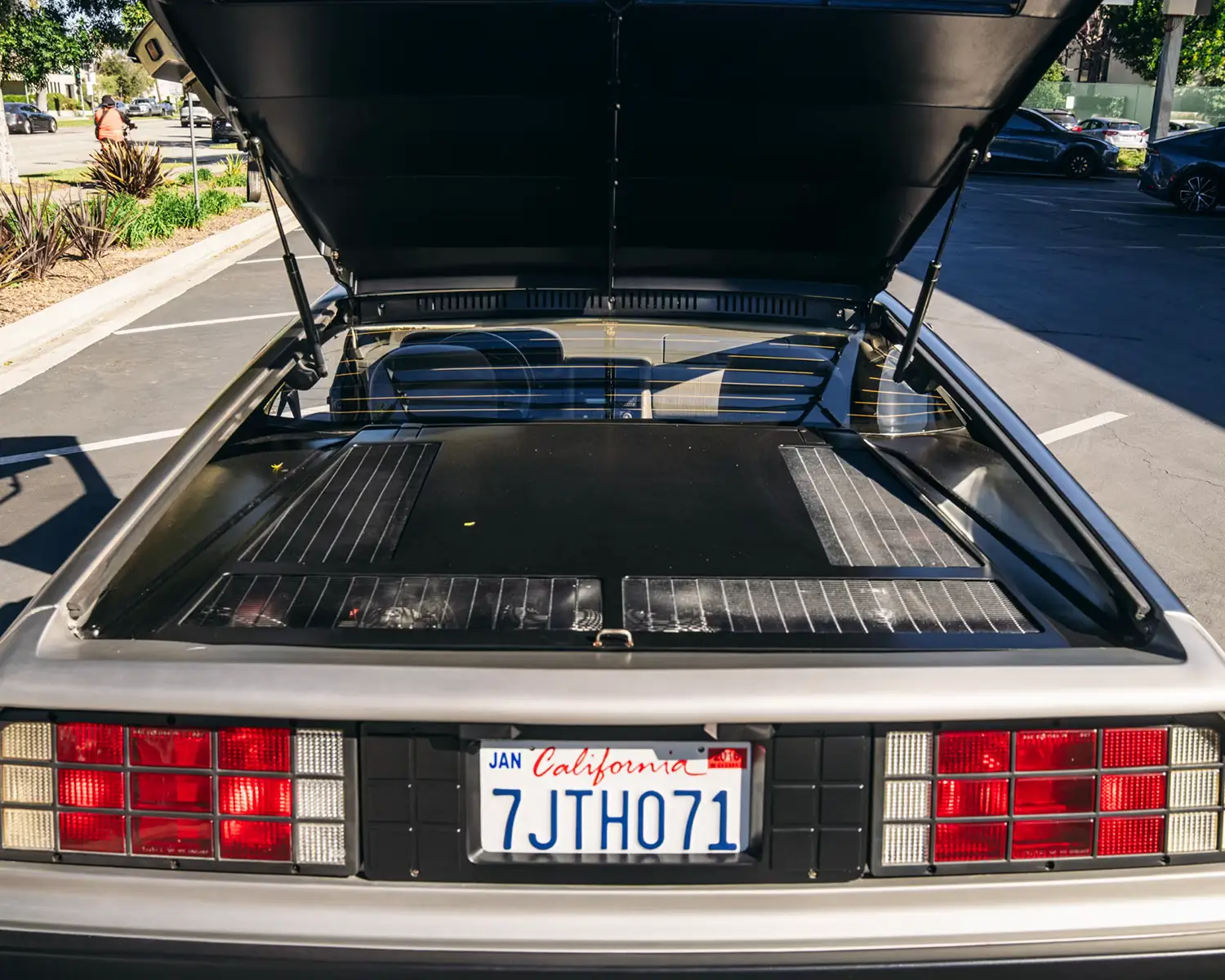 1982 DeLorean DMC-12 1982 DeLorean DMC-12