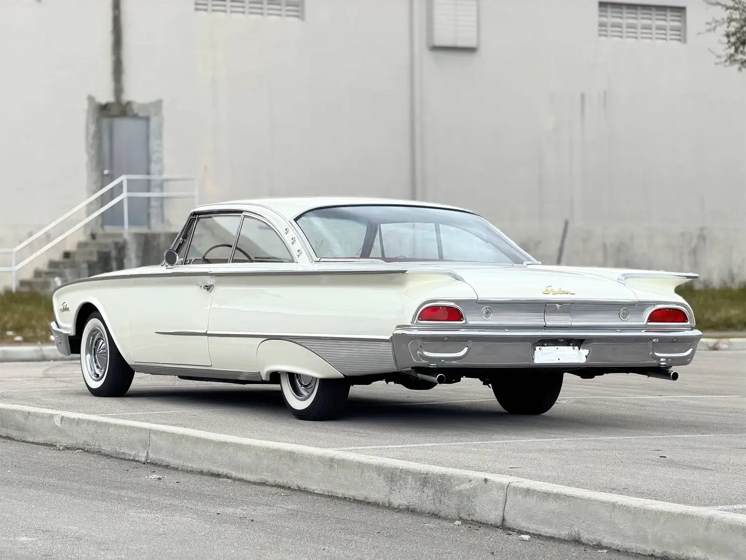 1960 Ford Galaxie Starliner