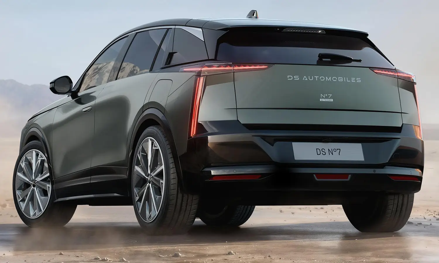 2027 DS No7