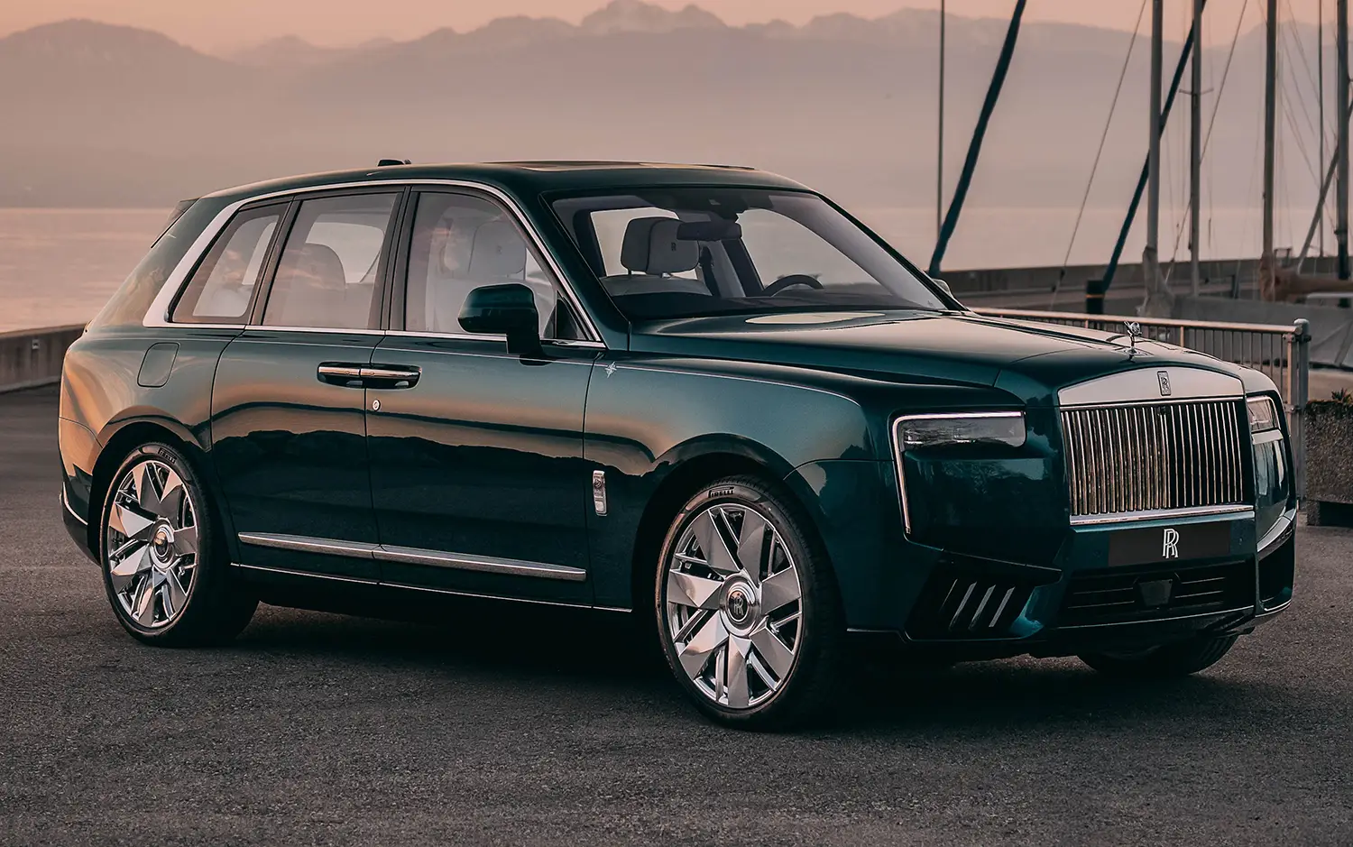 Rolls-Royce Cullinan Yachting