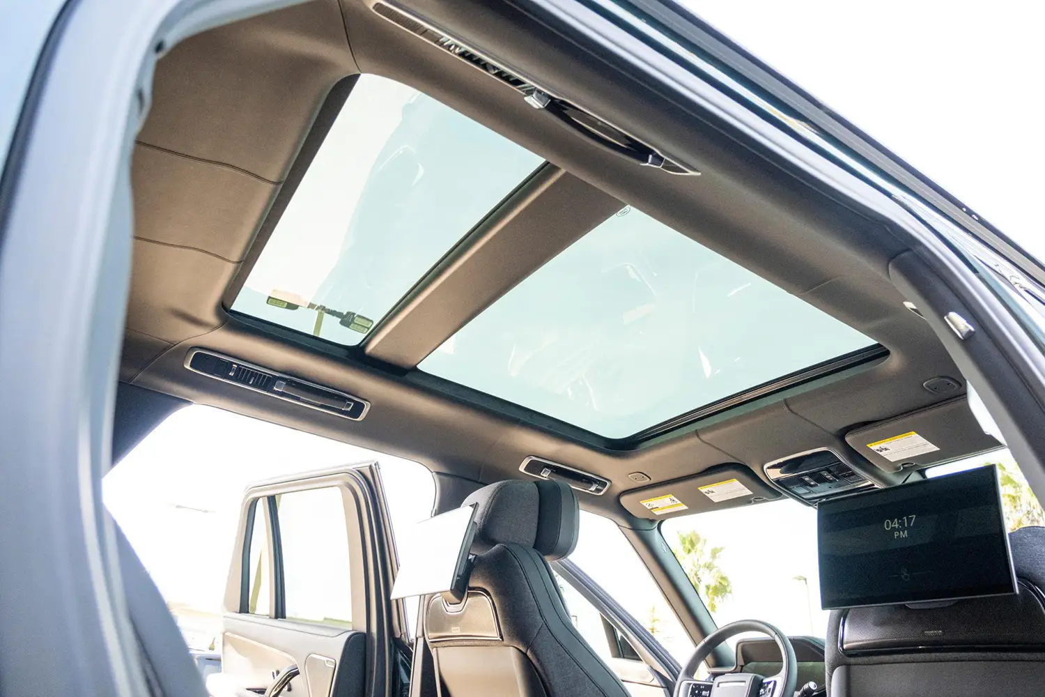 2025 Range Rover P615 SV