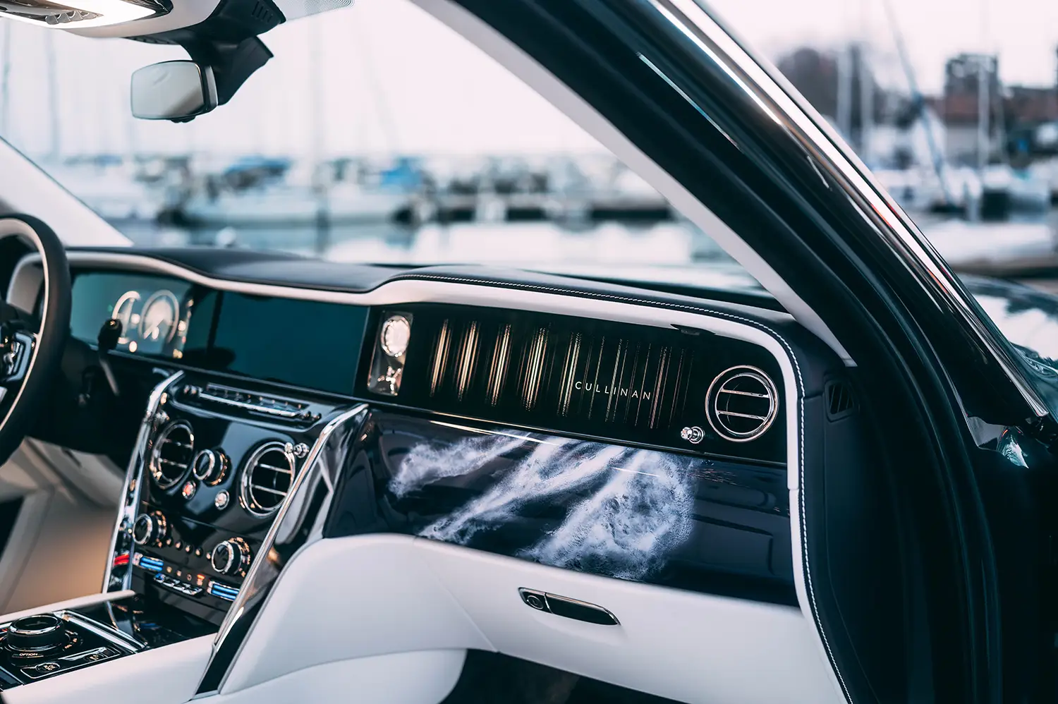 Rolls-Royce Cullinan Yachting